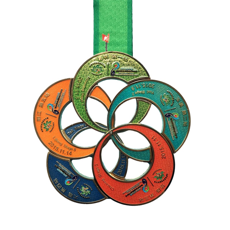 Προσαρμοσμένα τρόπαια και μετάλλια αθλητικά χρυσά στρατιωτικά αθλητικά ποδήλατα μετάλλια Ribbon Metal Football 3D Medal Interlocking Medal